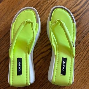 DKNY Madi Flip Flops Green Thong Sandals Women's
